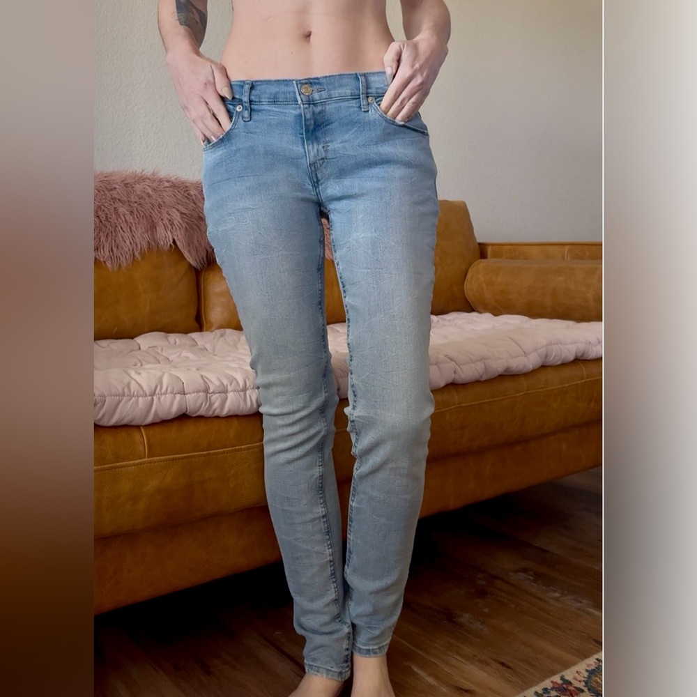 Levi's 524 Light Blue Skinny Jeans
